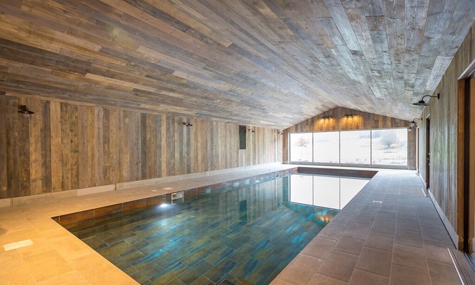 Moreton House | NEW LUXORY BARNS WITH INDOOR SWIMMING POOL ,2 barns with 4 beds