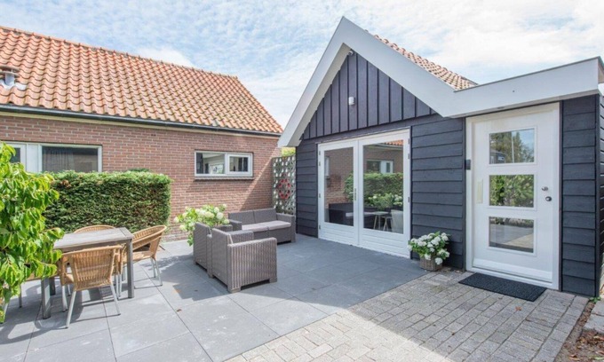 Groet House | New, luxurious and fully furnished holiday home. Ideal for families or just 2 persons. Parking on site. 5min from beach, 1min from village center.