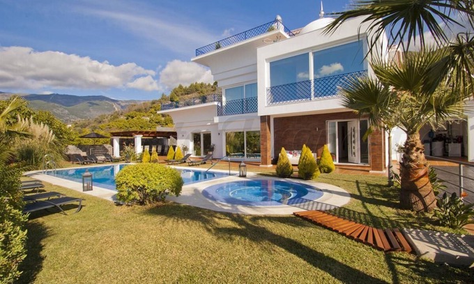 Canillas de Albaida Villa | New luxury villa, 5 bedrooms, 5 bathrooms, private pool