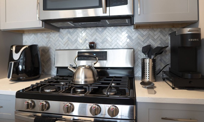 Hackensack River Waterfront Apartment | ** NEW Luxury Hidden Jersey GEM** Your HomeTwo!