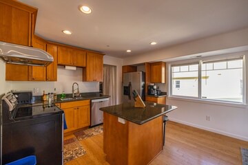 Seattle Metro Area House | NEW Luxury-Location(8min Seatac, 15min DT Seattle)
