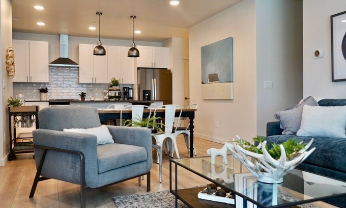 Livingston Condo | "NEW" Luxury MT Nomad 86 @ The Flats