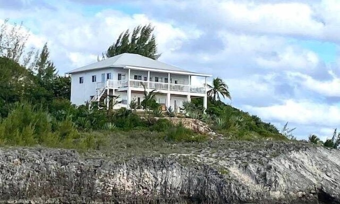 Gregory Town House | New Luxury Oceanfront Home with Sunset Views