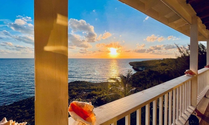 Gregory Town House | New Luxury Oceanfront 3BR Home with Sunset Views