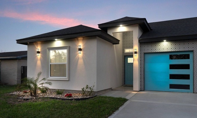 Harlingen House | New Luxury Poolside Escape w/Tesla Parking/Charger