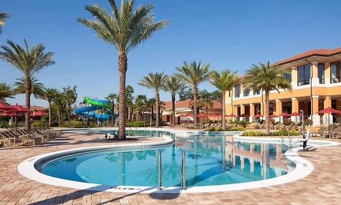 Kissimmee House | NEW! Luxury Regal Oaks Townhome Near Disney with Resort-Style Amenities & Old Town Fu