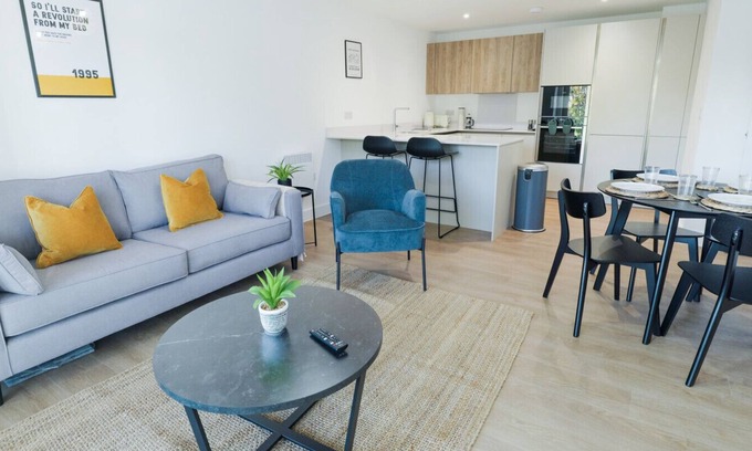Cheadle Apartment | NEW Luxury South Manchester Flat