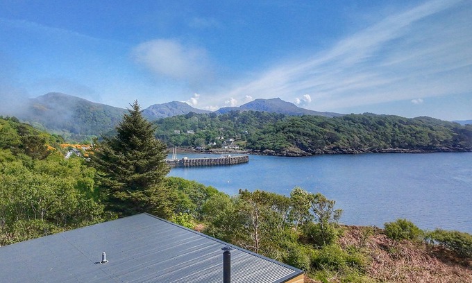 Gairloch Cabin | New luxury stay with beautiful sea and mountain views