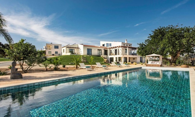 Falfeira Villa | New Luxury Villa w Breathtaking Lagos & Ocean Views