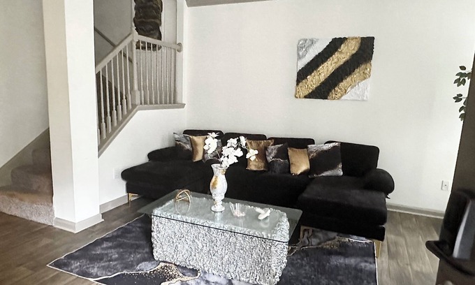 Atlanta House | NEW Luxury Vinings Townhome Perfect for Families