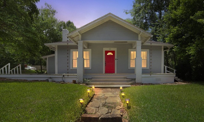 Nacogdoches House | NEW! Magnolia House Walk to Festival Park