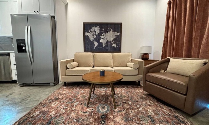 Lafayette House | NEW-Marsh House-King Bed-Fast WiFi-Nespresso-Cozy