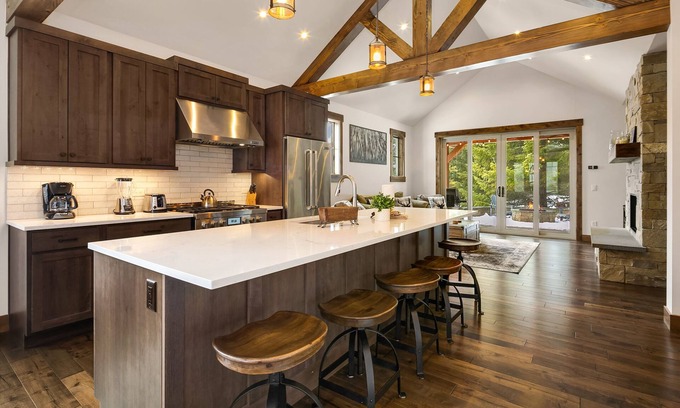 Cle Elum House | New! Miners Camp Stunner! Heart of Suncadia Resort | Year Round Specials!