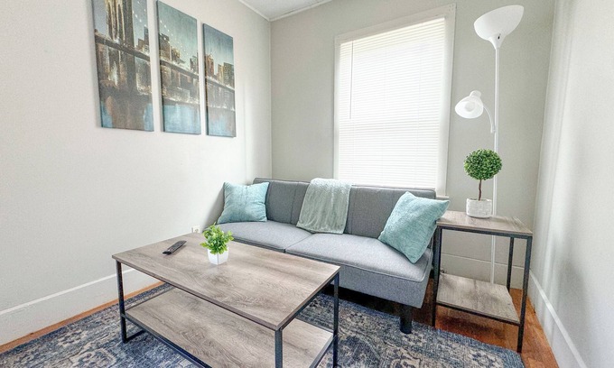 Hudson Apartment | NEW - Mins to Manchester NH and Lowell MA - Family Friendly - 1st Floor - W/D