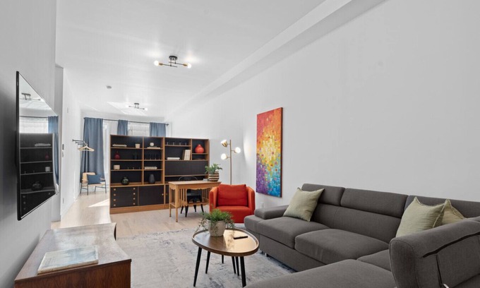 La Petite-Patrie Apartment | New Modern 2bdr Apartment in Little Italy