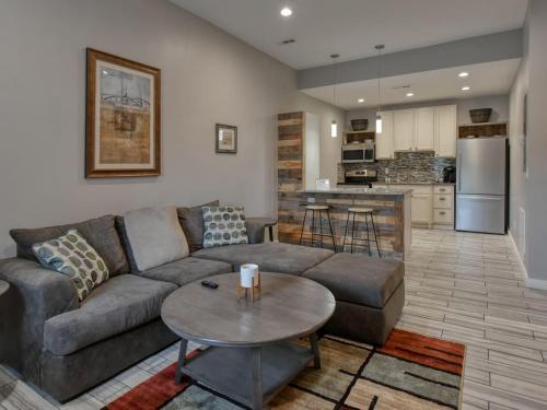 Maryville Apartment | New modern and chic and upscale apartment