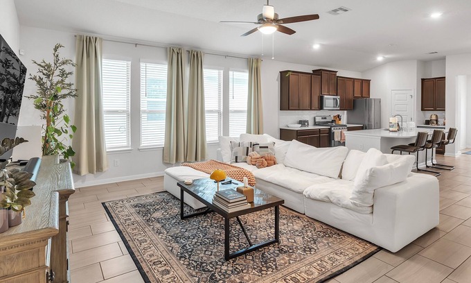 Medina Valley House | NEW! Modern Comfort - San Antonio Retreat