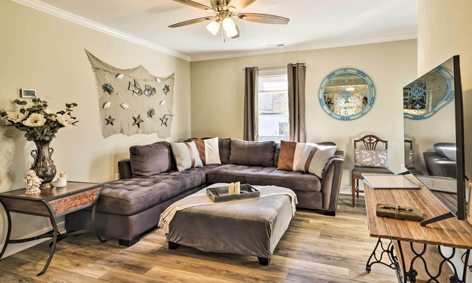 Deltaville Apartment | NEW! Modern Deltaville Suite: Inlet Access On-Site