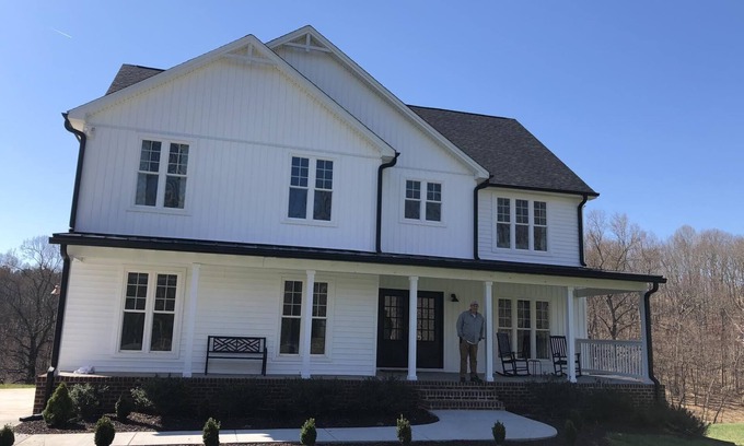 Forest House | New Modern Farmhouse with Beds and Bathrooms for Everyone!