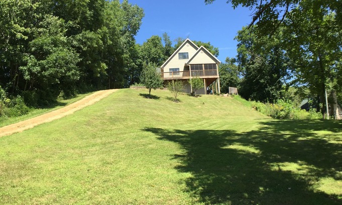 Galena House | *NEW* Modern Hilltop House of Galena