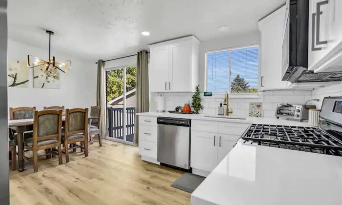 West Jordan Apartment | New Modern home Salt Lake City | West Jordan
