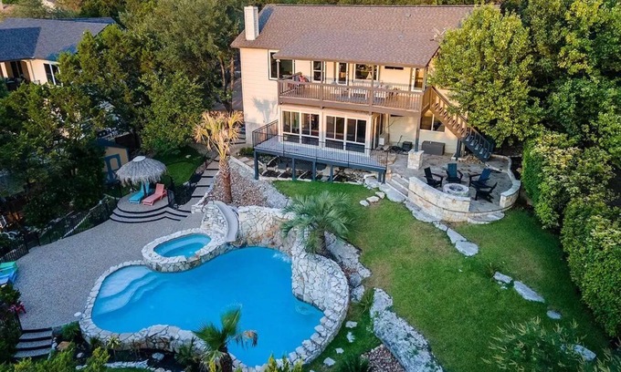 Lago Vista House | NEW - Modern Lake House~Private Pool/Spa~Lake Views