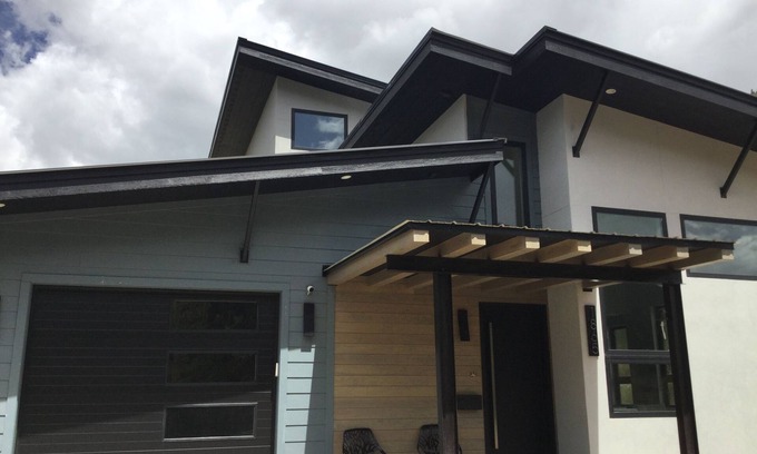 Silverton House | New modern luxury home with incredible views. Closest in town to ohv rd with EV