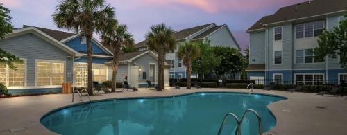 Pembroke Apartment | New Modern Stay Across from UNC-P with Pool & Gym