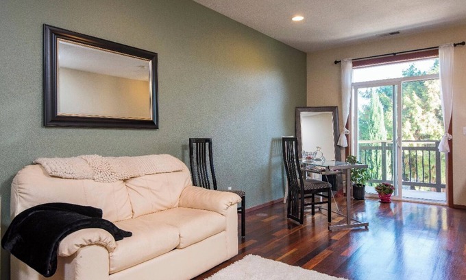 Lair Hill House | New: Modern Townhouse 3 bdr by OHSU, River, downtown