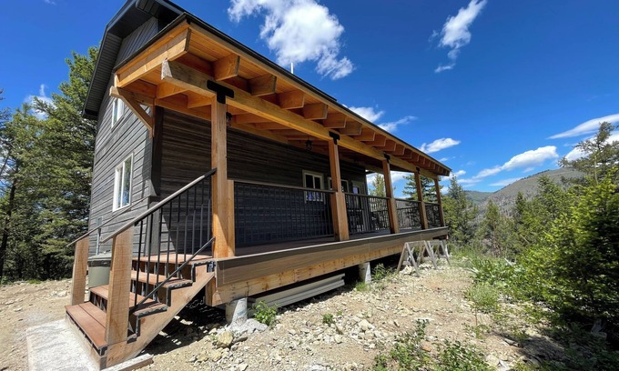 Drummond Cabin | New Mountain Cabin perfect for outdoor enthusiasts- hiking, fishing, relaxing!