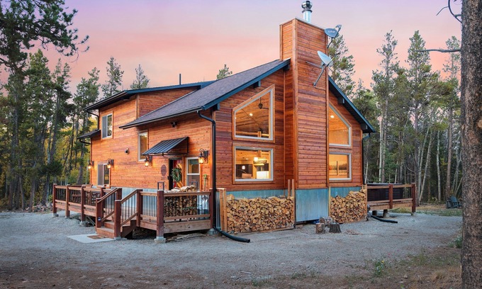 Fairplay Cabin | New Mountain Retreat - Secluded Rockies Basecamp - Hot Tub - Sleeps 6