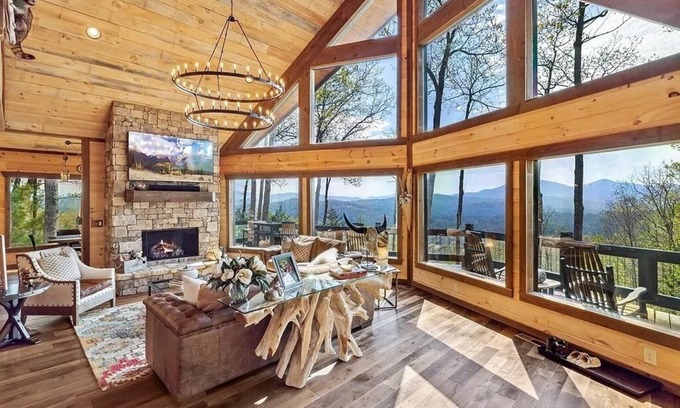 Cherry Log House | New! Mtn Views, pool table, fire pit