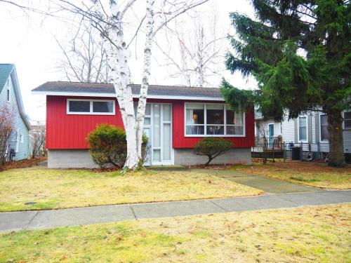 Frankfort House | New! Namaste Here - Incredible Location!