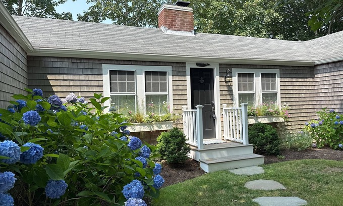 Monomoy House | New Nantucket Listing: 3-bedroom Adorable Monomoy Home