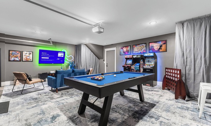 Eastwood House | NEW! Nash Honky-Tonk w/Game Room, Arcade's, and Pool Table