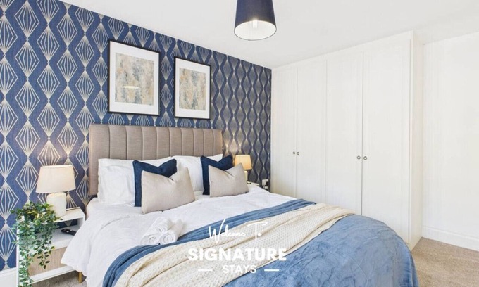 Wychbold House | *New* | No1 Saxon Way | Gym | Pool & Spa