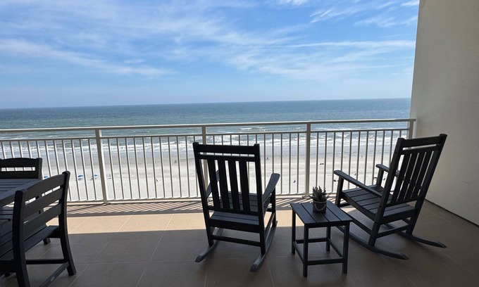 Jacksonville Condo | New Ocean Life ocean front condo - Read sister condo's reviews VRBO 111494