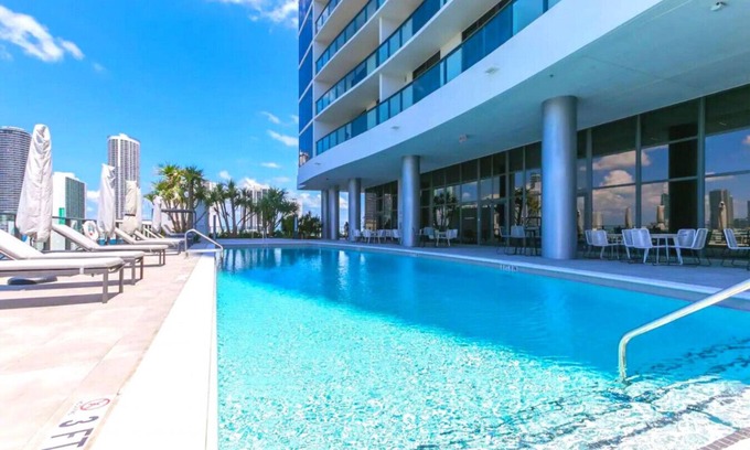 Town Square Condo | NEW | Ocean View w/Peloton, Workspace, Parking
