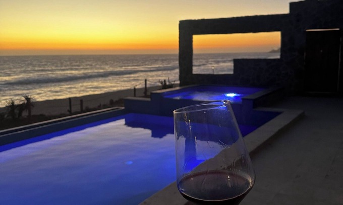 La Paz Condo | New Oceanfront 3 Bed Condo @ Cerritos Beach near Todos Santos & surfing WIFI A/C