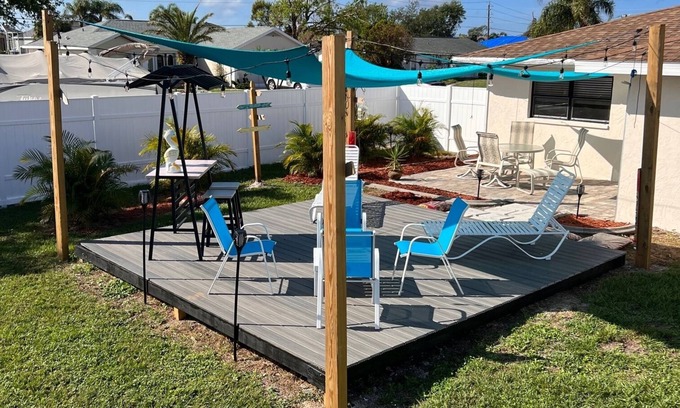 Venice East House | New on Market ! Beautiful family home close to beach, golf, tennis and shopping.