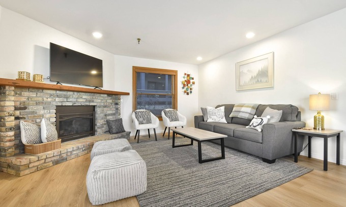 North Park City Condo | New on market - Premier Condo in Park City - Walk to PCMR, Main St & Shopping