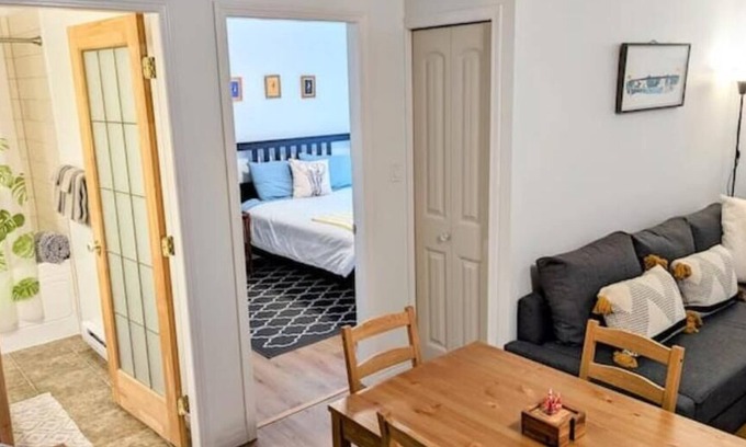 Langford House | New on Vrbo - 5.0 stars Top 1% Airbnb -nPrivate Garden Suite - Free car charger