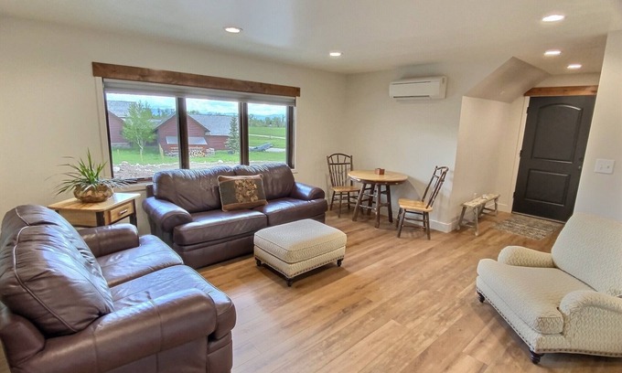 Driggs House | New one-bedroom upstairs apartment near Teton Canyon