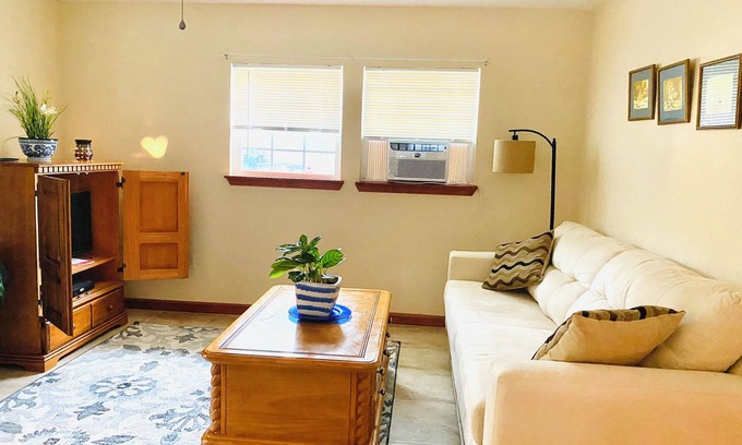Lacombe Apartment | New Orleans Northshore 40 minutes from New Orleans . Safe and peaceful