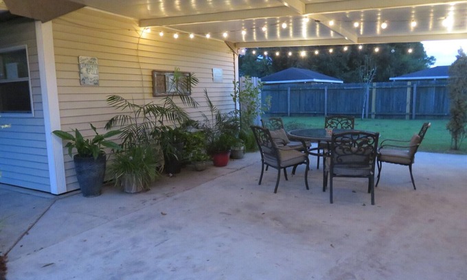 Arabi Apartment | New Orleans Patio Apartment, 3.5 miles to the French Quarter
