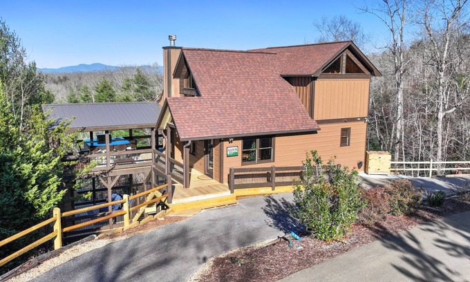 Blue Ridge Cabin | NEW OUTDOOR SPACES: Modern Comfort In The Mountains