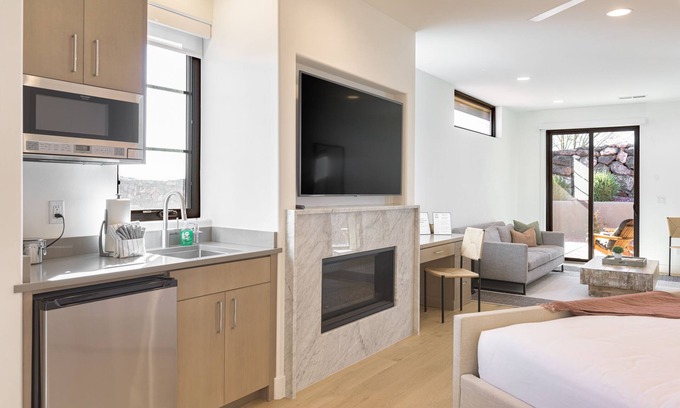 Ivins House | *New Owner Special* - Modern Luxury Casita