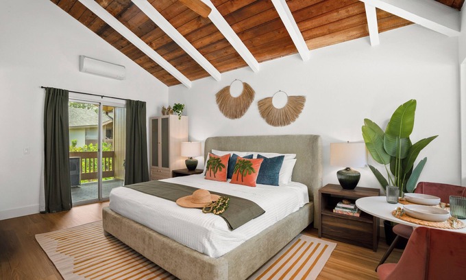 Princeville Condo | NEW Palm Dreams Luxe Retreat w/AC. Close to Best Beaches, Trails & Eats