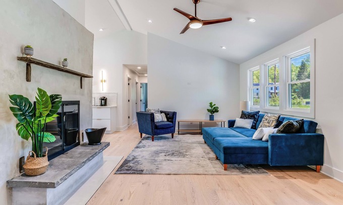 New Paltz House | New Paltz Modern Zen Cabin