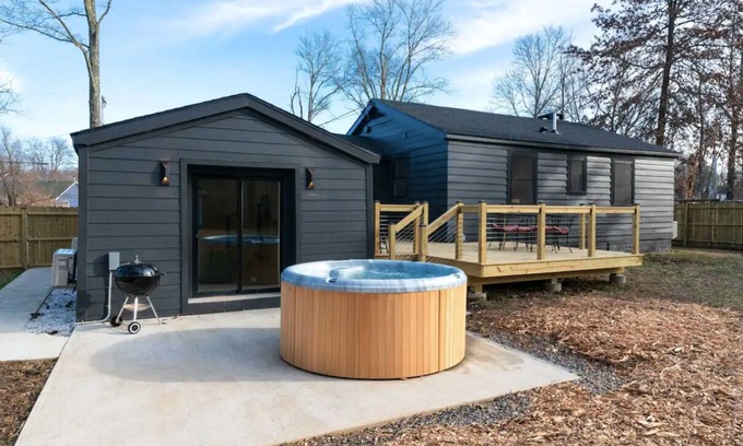 New Paltz House | New Paltz Zen Wellness Cabin w/Hot Tub
